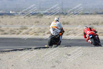 media/Dec-01-2025-Moto Forza (Mon) [[2daa91e15f]]/1-Advanced Group/Session 2 Turn 11 Backside/